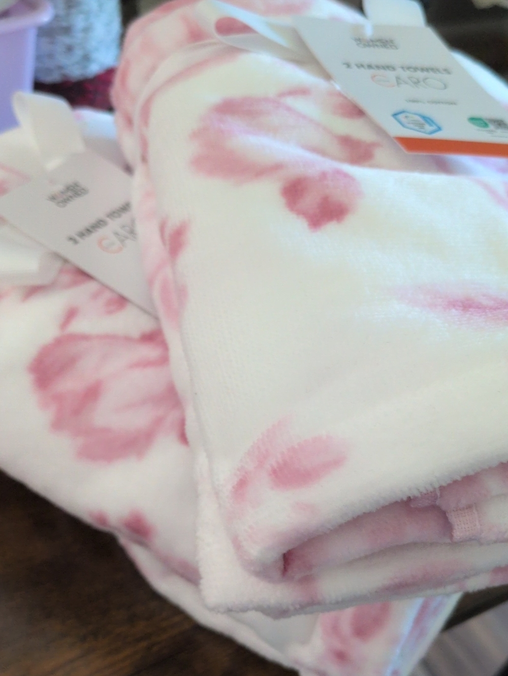 WOMAN OWNED Co.Soft Floral Plush 4 Bathroom Pink And White Hand  Towels-